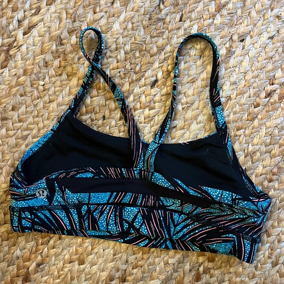 Lululemon Sports Bra- Multicolored florals, size 6 - Picture 2 of 2
